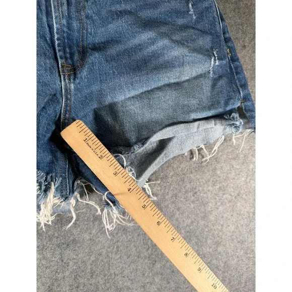 Abercrombie Fitch Shorts 4 Medium Wash Denim Distressed Curve Love Mom Shorts - Picture 5 of 8